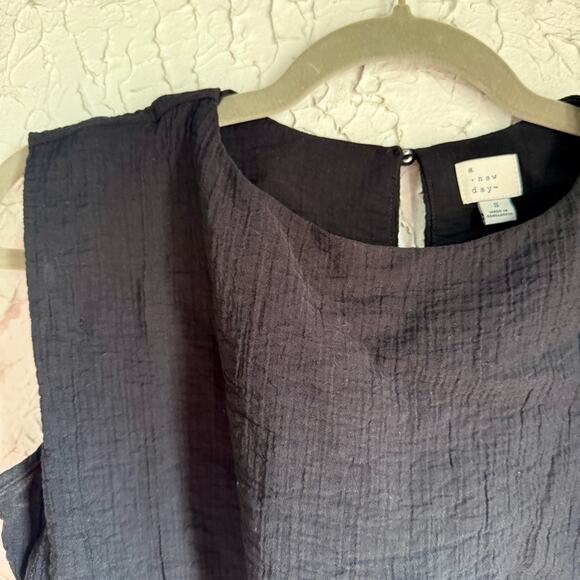 a new day Black Textured Crop Top - Picture 2 of 7